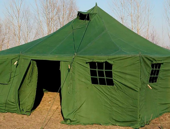 Военные армейские палатки в Истре
